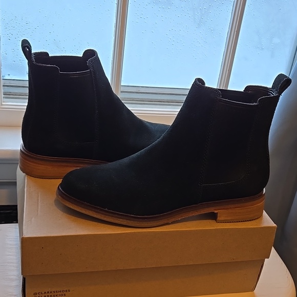 Clark's black suede ankle boots  WMS. 7.5M new in box. Clarkdale Arlo - Picture 3 of 8